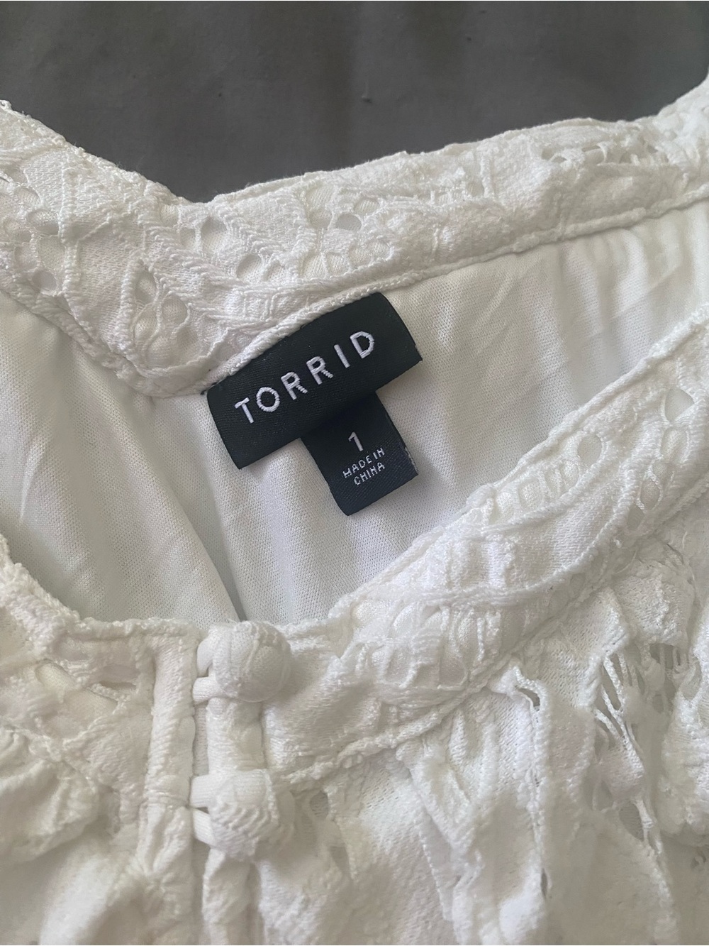 Torrid White Lace Button-Front Tank - Picture 2 of 5